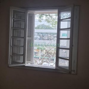 Casa com 200m², 6 dormitórios, 1 vaga, no bairro Centro em Caxias do Sul para Comprar