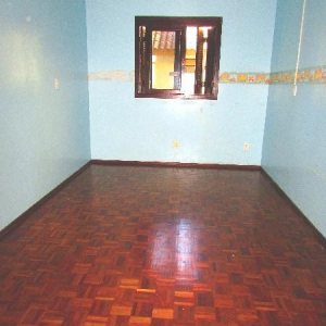 Casa Comercial com 140m², 3 dormitórios, 2 vagas, no bairro Cidade Nova em Caxias do Sul para Comprar