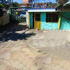 Casa Comercial com 140m², 3 dormitórios, 2 vagas, no bairro Cidade Nova em Caxias do Sul para Comprar