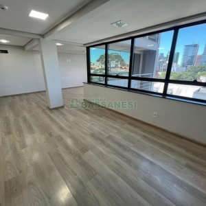 Sala com 52m², 1 vaga, no bairro São Pelegrino em Caxias do Sul para Alugar