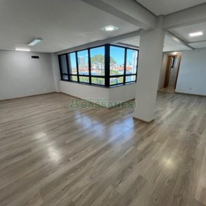 Sala com 52m², 1 vaga, no bairro São Pelegrino em Caxias do Sul para Alugar