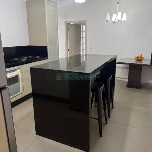 Casa Mobiliada com 330m², 3 dormitórios, 2 vagas, no bairro Petrópolis em Caxias do Sul para Alugar