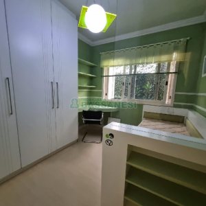 Casa Mobiliada com 330m², 3 dormitórios, 2 vagas, no bairro Petrópolis em Caxias do Sul para Alugar