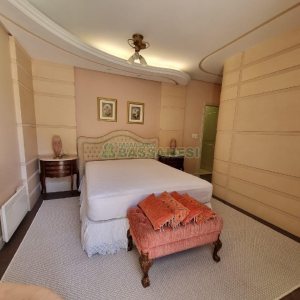 Casa Mobiliada com 330m², 3 dormitórios, 2 vagas, no bairro Petrópolis em Caxias do Sul para Alugar