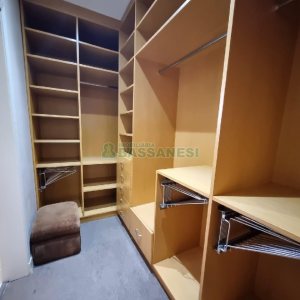 Casa Mobiliada com 330m², 3 dormitórios, 2 vagas, no bairro Petrópolis em Caxias do Sul para Alugar