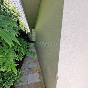 Casa Mobiliada com 330m², 3 dormitórios, 2 vagas, no bairro Petrópolis em Caxias do Sul para Alugar