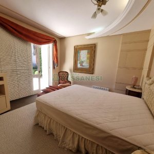 Casa Mobiliada com 330m², 3 dormitórios, 2 vagas, no bairro Petrópolis em Caxias do Sul para Alugar