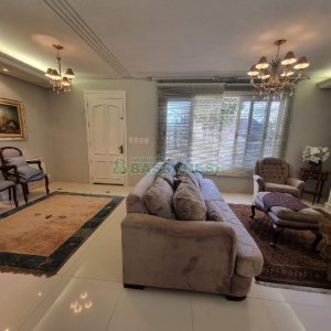 Casa Mobiliada com 330m², 3 dormitórios, 2 vagas, no bairro Petrópolis em Caxias do Sul para Alugar