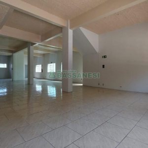 Loja com 130m², no bairro São Leopoldo em Caxias do Sul para Alugar