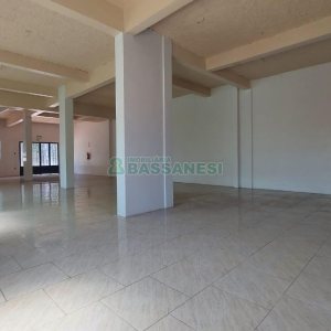 Loja com 130m², no bairro São Leopoldo em Caxias do Sul para Alugar