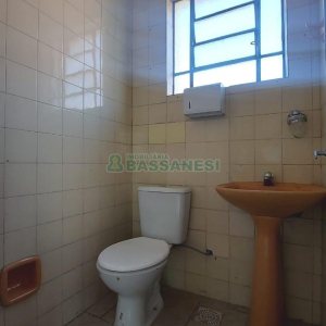 Loja com 130m², no bairro São Leopoldo em Caxias do Sul para Alugar