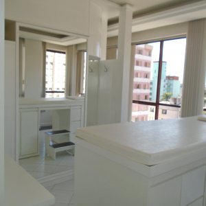 Sala Mobiliada com 56m², 1 vaga, no bairro São Pelegrino em Caxias do Sul para Comprar