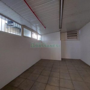 Loja com 120m², no bairro São Pelegrino em Caxias do Sul para Alugar