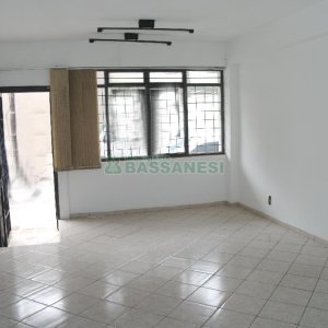 Loja com 76m², no bairro São Pelegrino em Caxias do Sul para Comprar