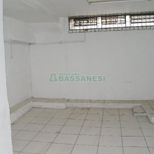 Loja com 76m², no bairro São Pelegrino em Caxias do Sul para Comprar