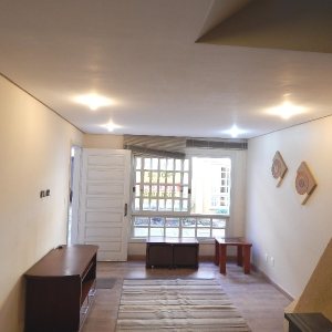 Sobrado com 110m², 3 dormitórios, 2 vagas, no bairro Nossa Senhora da Saúde em Caxias do Sul para Alugar ou Comprar