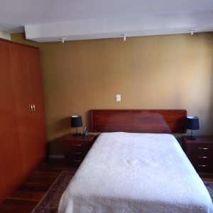 Sobrado com 110m², 3 dormitórios, 2 vagas, no bairro Nossa Senhora da Saúde em Caxias do Sul para Alugar ou Comprar