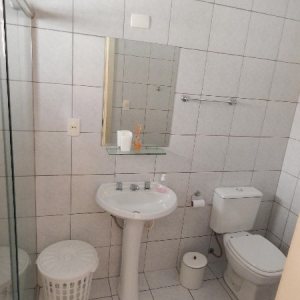 Sobrado com 110m², 3 dormitórios, 2 vagas, no bairro Nossa Senhora da Saúde em Caxias do Sul para Alugar ou Comprar