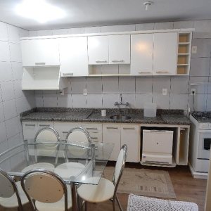 Sobrado com 110m², 3 dormitórios, 2 vagas, no bairro Nossa Senhora da Saúde em Caxias do Sul para Alugar ou Comprar