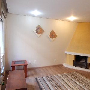 Sobrado com 110m², 3 dormitórios, 2 vagas, no bairro Nossa Senhora da Saúde em Caxias do Sul para Alugar ou Comprar