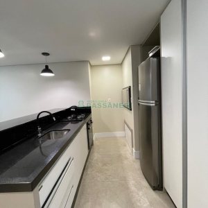 Apartamento com 108m², 3 dormitórios, 2 vagas, no bairro Madureira em Caxias do Sul para Comprar
