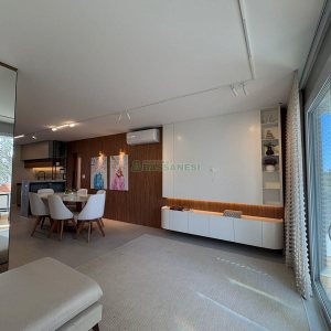 Apartamento com 110m², 3 dormitórios, 2 vagas, no bairro Madureira em Caxias do Sul para Comprar