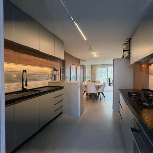 Apartamento com 110m², 3 dormitórios, 2 vagas, no bairro Madureira em Caxias do Sul para Comprar