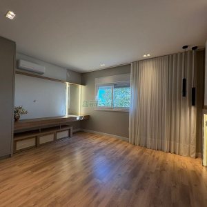 Apartamento com 110m², 3 dormitórios, 2 vagas, no bairro Madureira em Caxias do Sul para Comprar