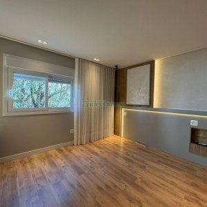 Apartamento com 110m², 3 dormitórios, 2 vagas, no bairro Madureira em Caxias do Sul para Comprar