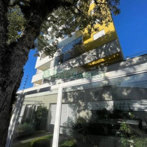 Apartamento com 110m², 3 dormitórios, 2 vagas, no bairro Madureira em Caxias do Sul para Comprar