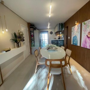 Apartamento com 110m², 3 dormitórios, 2 vagas, no bairro Madureira em Caxias do Sul para Comprar