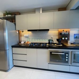 Apartamento com 110m², 3 dormitórios, 2 vagas, no bairro Madureira em Caxias do Sul para Comprar