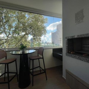 Apartamento com 110m², 3 dormitórios, 2 vagas, no bairro Madureira em Caxias do Sul para Comprar