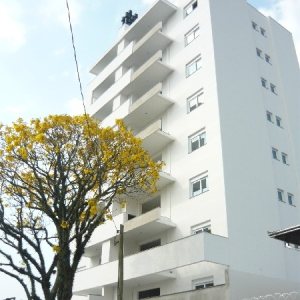 Apartamento com 110m², 3 dormitórios, 2 vagas, no bairro Madureira em Caxias do Sul para Comprar