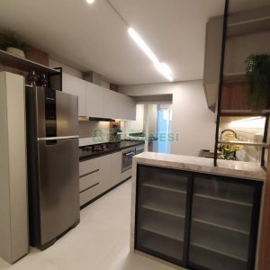 Apartamento com 108m², 3 dormitórios, 2 vagas, no bairro Madureira em Caxias do Sul para Comprar