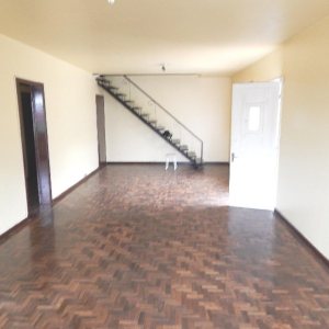 Casa com 111m², 4 dormitórios, no bairro Pio X em Caxias do Sul para Comprar