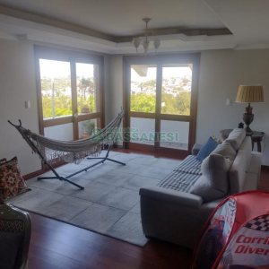 Casa com 892m², 7 dormitórios, 4 vagas, no bairro Petrópolis em Caxias do Sul para Alugar ou Comprar