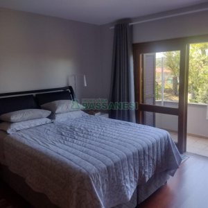 Casa com 892m², 7 dormitórios, 4 vagas, no bairro Petrópolis em Caxias do Sul para Alugar ou Comprar