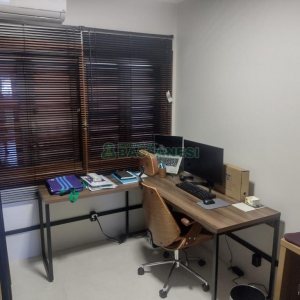 Casa com 892m², 7 dormitórios, 4 vagas, no bairro Petrópolis em Caxias do Sul para Alugar ou Comprar