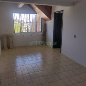 Casa com 892m², 7 dormitórios, 4 vagas, no bairro Petrópolis em Caxias do Sul para Alugar ou Comprar