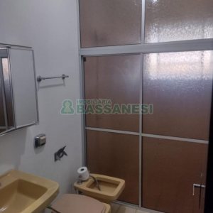 Casa com 892m², 7 dormitórios, 4 vagas, no bairro Petrópolis em Caxias do Sul para Alugar ou Comprar