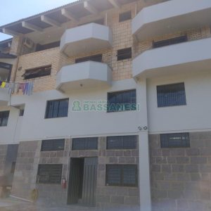 Casa com 892m², 7 dormitórios, 4 vagas, no bairro Petrópolis em Caxias do Sul para Alugar ou Comprar