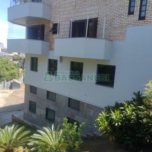 Casa com 892m², 7 dormitórios, 4 vagas, no bairro Petrópolis em Caxias do Sul para Alugar ou Comprar