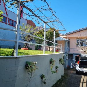 Casa com 172m², 3 dormitórios, no bairro Charqueadas em Caxias do Sul para Comprar