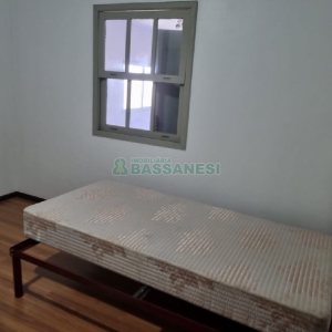 Casa com 172m², 3 dormitórios, no bairro Charqueadas em Caxias do Sul para Comprar