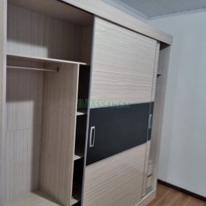 Casa com 172m², 3 dormitórios, no bairro Charqueadas em Caxias do Sul para Comprar