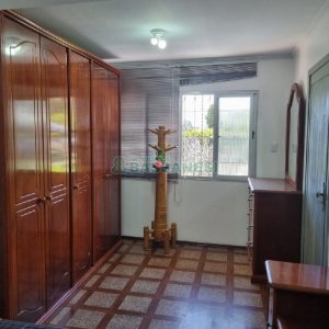 Casa com 172m², 3 dormitórios, no bairro Charqueadas em Caxias do Sul para Comprar