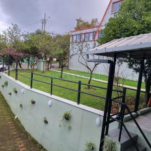 Casa com 172m², 3 dormitórios, 2 vagas, no bairro Charqueadas em Caxias do Sul para Comprar