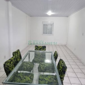 Casa com 172m², 3 dormitórios, 2 vagas, no bairro Charqueadas em Caxias do Sul para Comprar