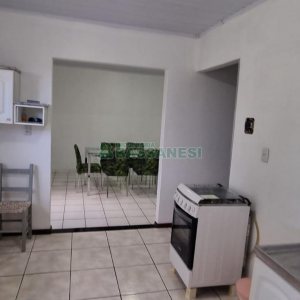 Casa com 172m², 3 dormitórios, 2 vagas, no bairro Charqueadas em Caxias do Sul para Comprar
